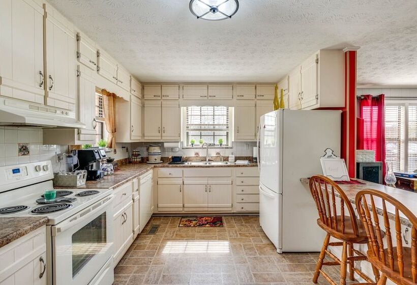 Furnished Deck & Fire Pit: Greeneville Home!