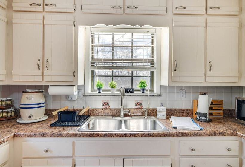 Furnished Deck & Fire Pit: Greeneville Home!