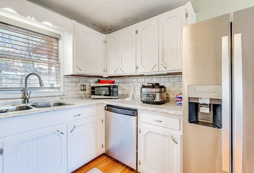 Pet Friendly Hiawassee Cabin W/ Lake Views & Sauna