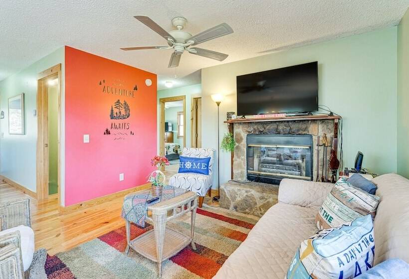 Pet Friendly Hiawassee Cabin W/ Lake Views & Sauna