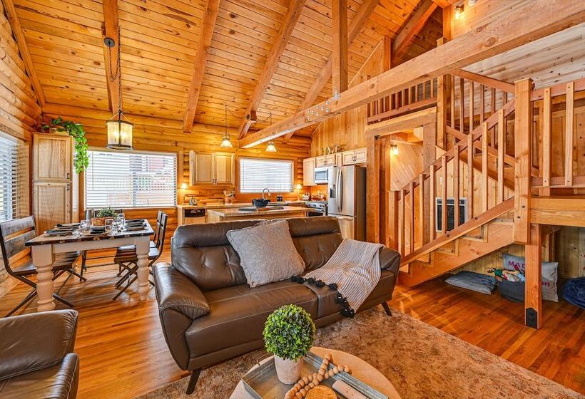 Pet Friendly Munds Park Cabin Near Hiking Trails!