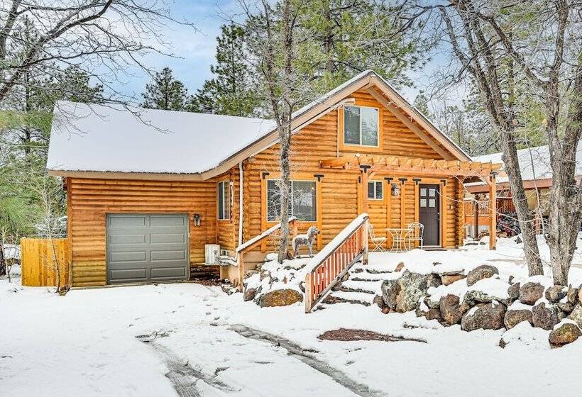 Pet Friendly Munds Park Cabin Near Hiking Trails!
