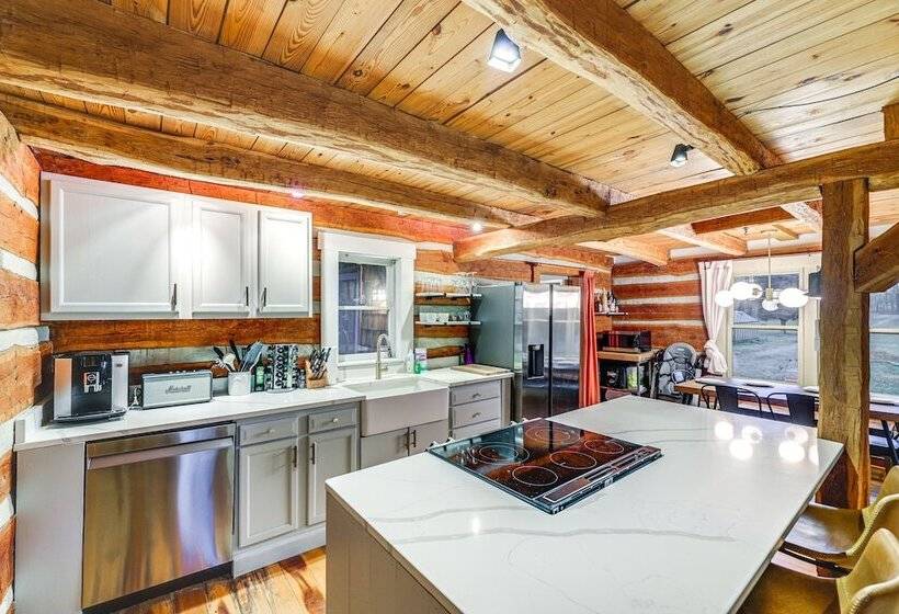 Pet Friendly Ohio Cabin W/ Deck, Grill & Fire Pit!