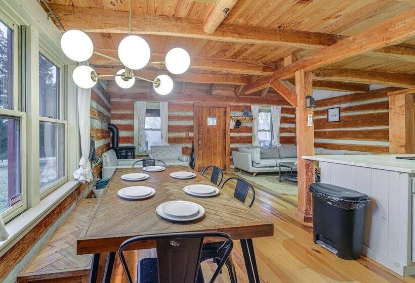 Pet Friendly Ohio Cabin W/ Deck, Grill & Fire Pit!