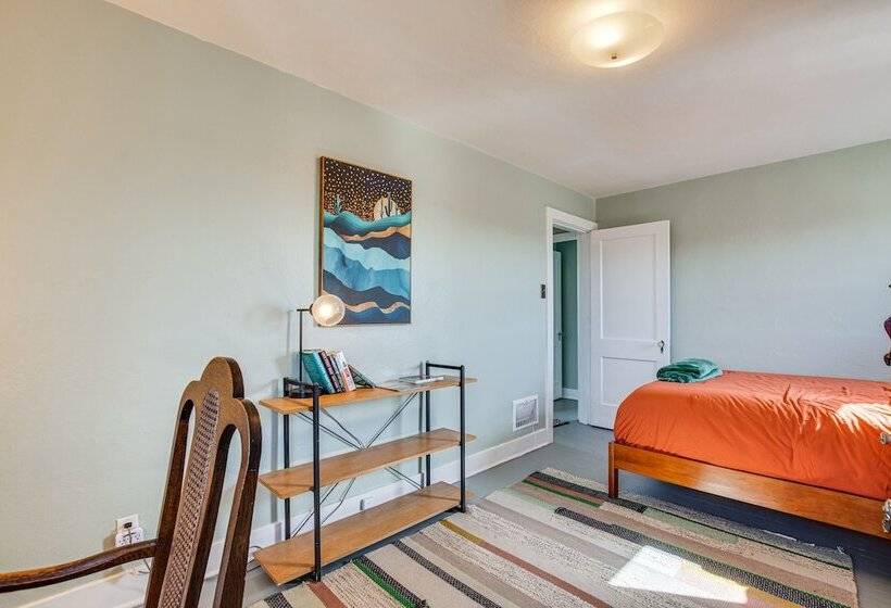 Pet Friendly Pittsburgh Home: 3 Mi To Downtown!