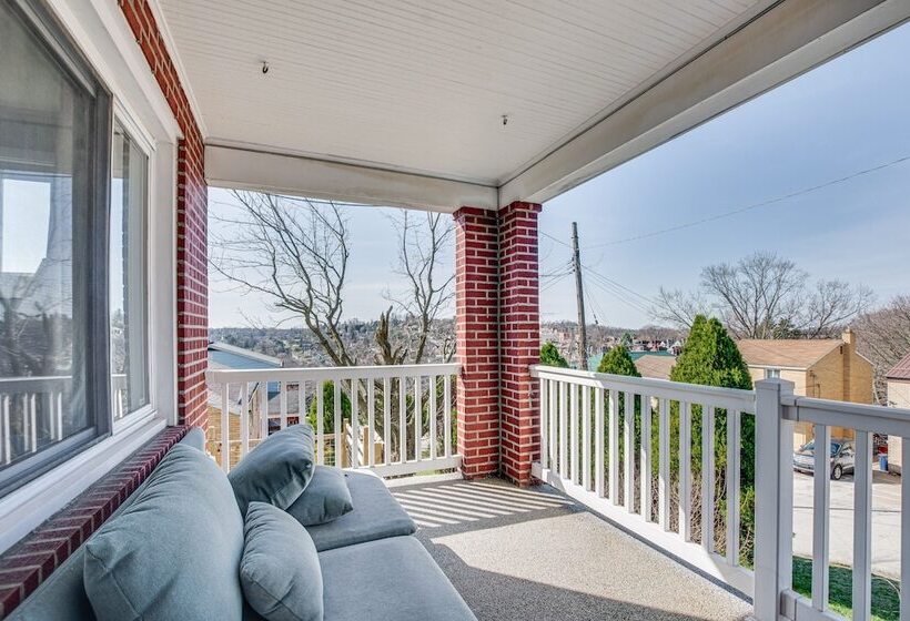 Pet Friendly Pittsburgh Home: 3 Mi To Downtown!