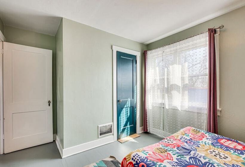 Pet Friendly Pittsburgh Home: 3 Mi To Downtown!