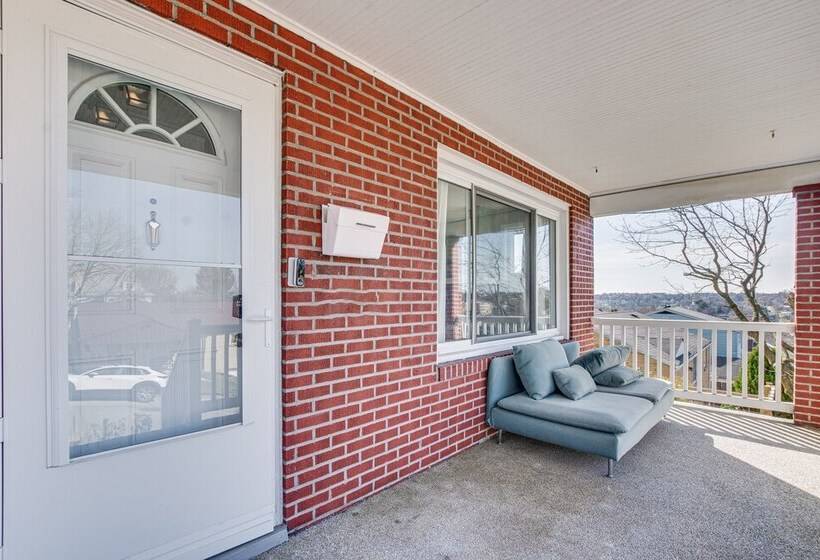 Pet Friendly Pittsburgh Home: 3 Mi To Downtown!