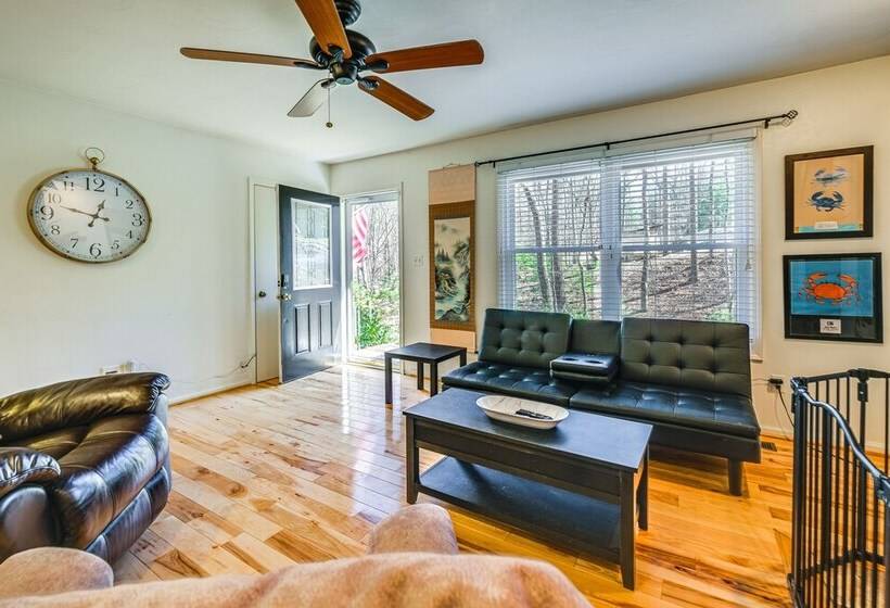 Pet Friendly Roanoke Home W/ Fire Pit + Grill!
