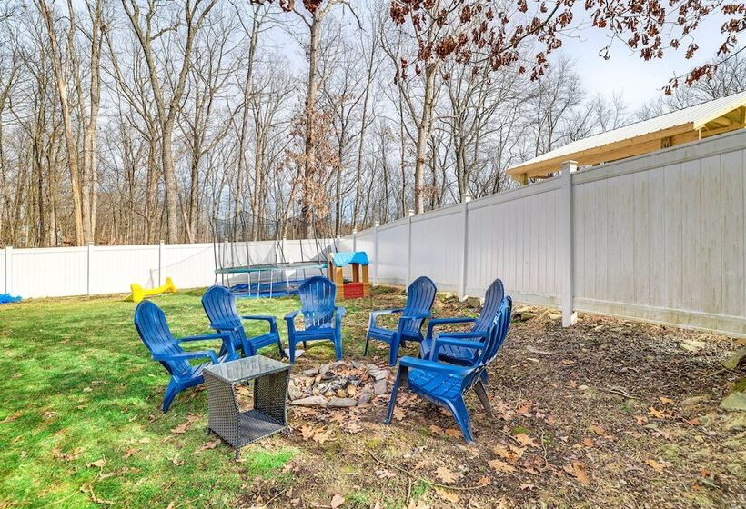 Poconos Home W/ Private Pool, Hot Tub & Sauna!