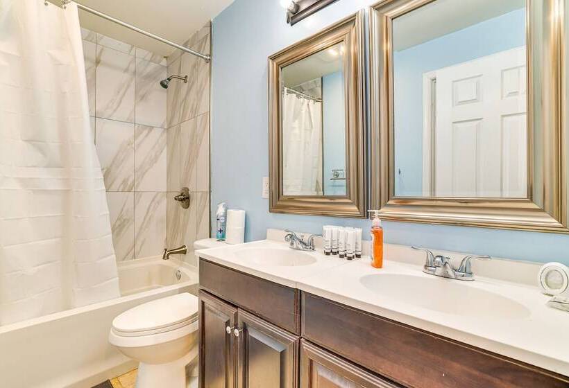 Poconos Home W/ Private Pool, Hot Tub & Sauna!