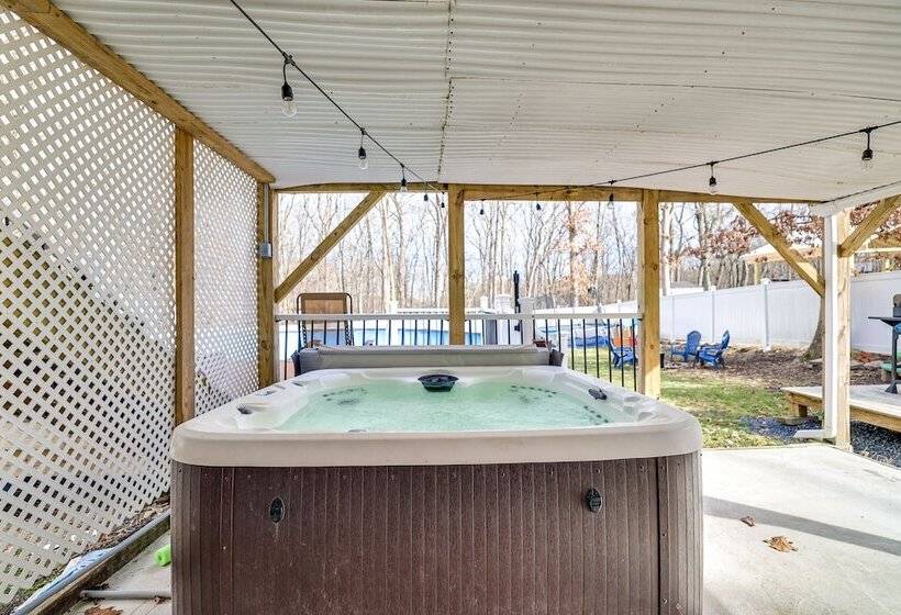 Poconos Home W/ Private Pool, Hot Tub & Sauna!