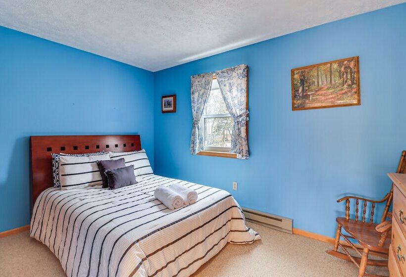 Poconos Resort Home In Emerald Lakes: Pool Access!