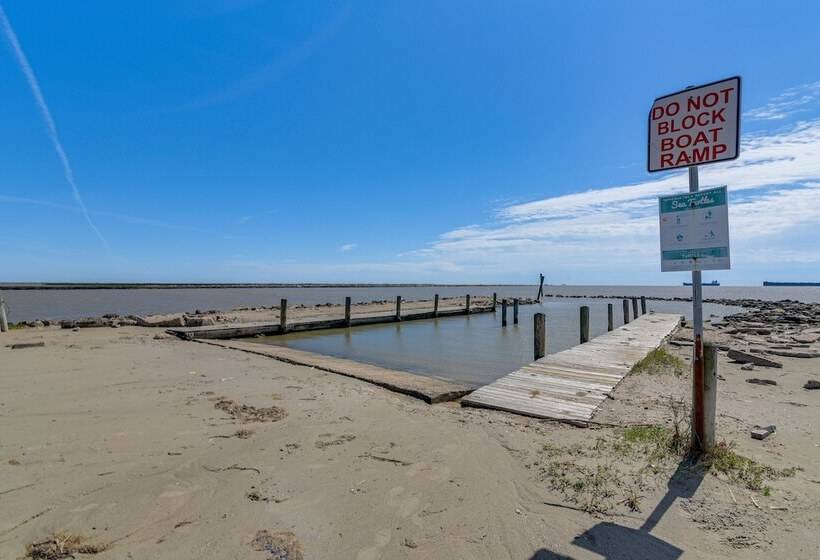 Port Bolivar Beach House W/ Oceanfront Views!