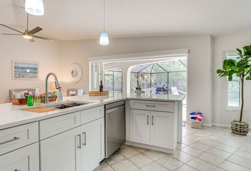 Port Charlotte Retreat W/ Heated Saltwater Pool!