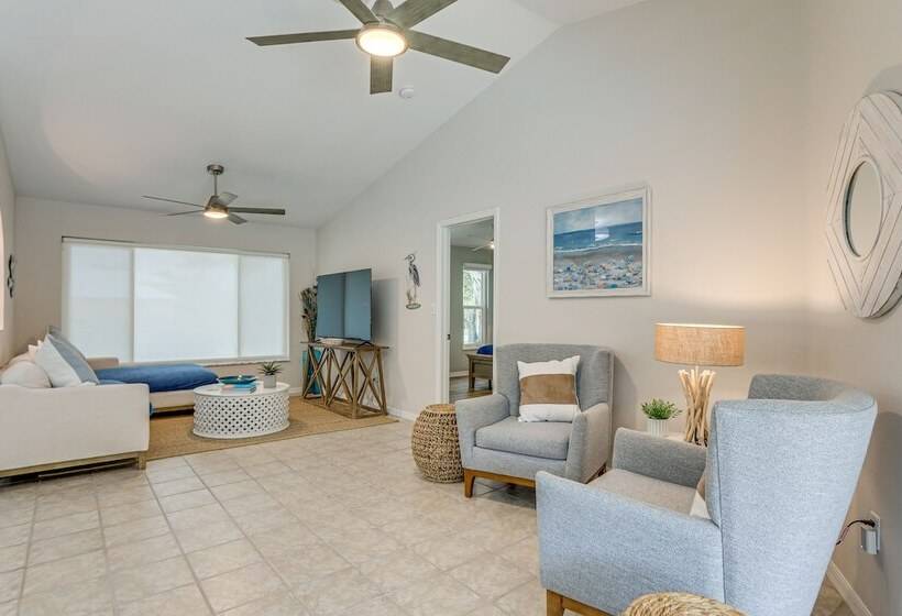 Port Charlotte Retreat W/ Heated Saltwater Pool!