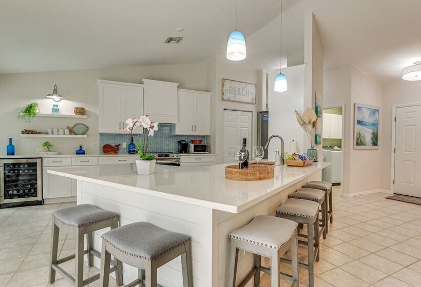 Port Charlotte Retreat W/ Heated Saltwater Pool!