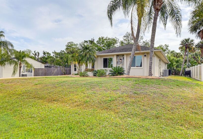 Port Charlotte Retreat W/ Heated Saltwater Pool!