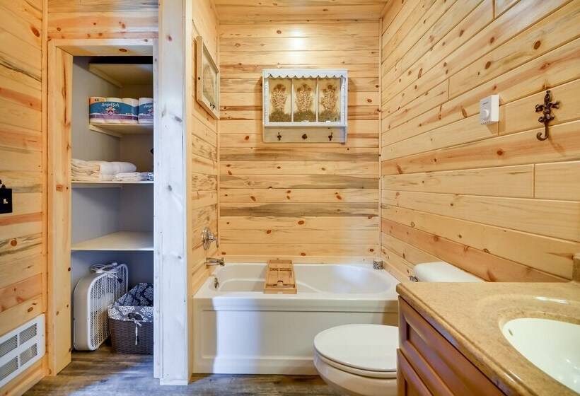 Private Clark Retreat W/ Patio & Mountain Views!