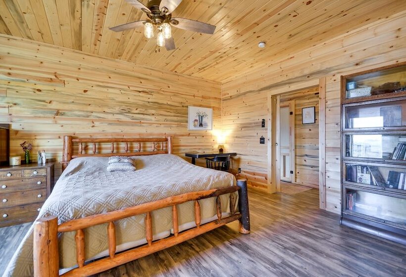 Private Clark Retreat W/ Patio & Mountain Views!