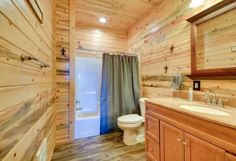 Private Clark Retreat W/ Patio & Mountain Views!