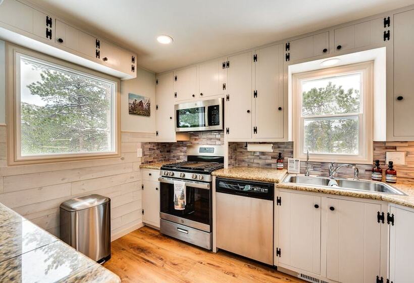 Quiet + Peaceful Home In Allenspark W/ Deck!