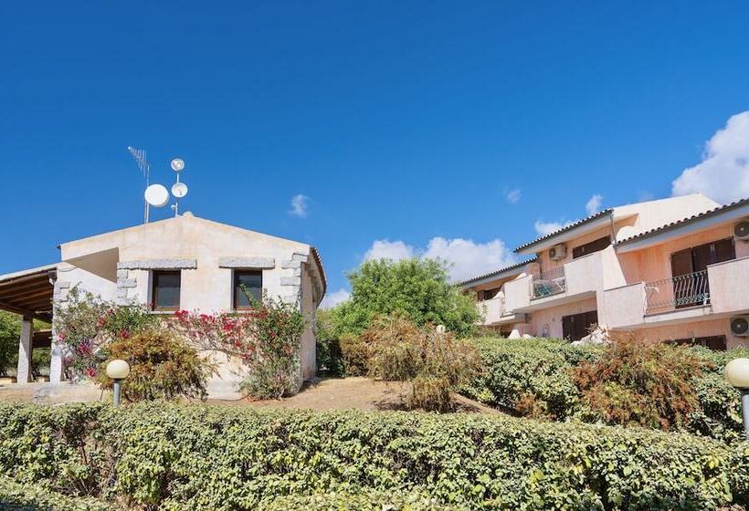 Residence With Swimming  Pool In Badesi