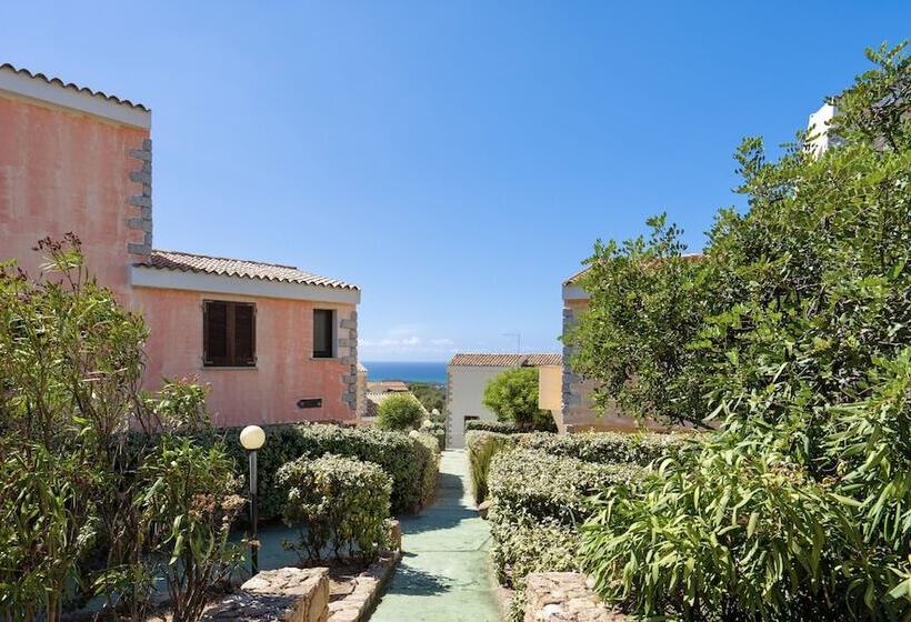 Residence With Swimming  Pool In Badesi