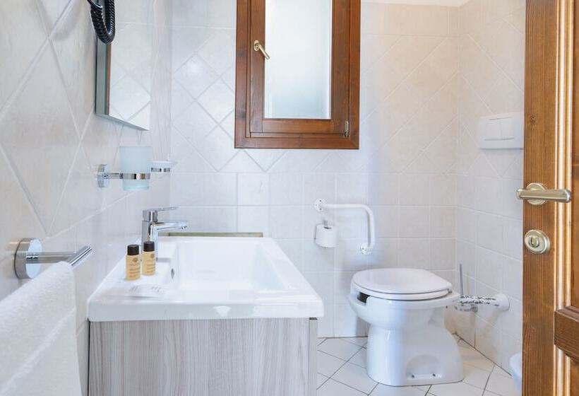 Residence With Swimming  Pool In Badesi