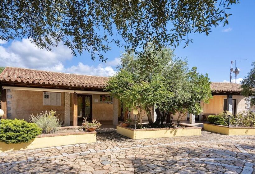 Residence With Swimming  Pool In Badesi