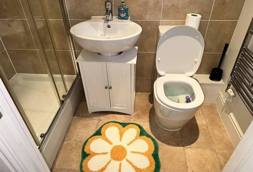 住所 Beautiful 5 Bed Detached House Sleeps 9