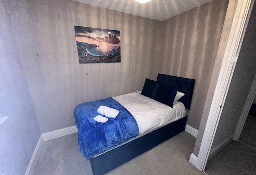 住所 Beautiful 5 Bed Detached House Sleeps 9