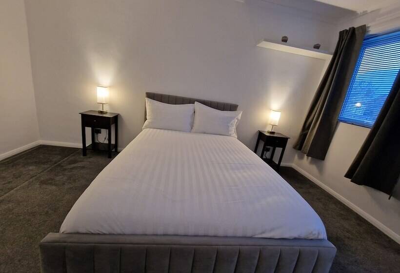 اقامتگاه Modern And Spacious 3 Bedrooms Family House