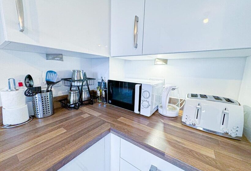 레지던스 3bed House For Contractors/large Group Sleep Upto9