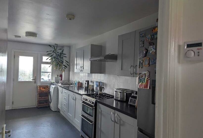 Резиденция Stunning Whole 3bed Seaview/downs National Park