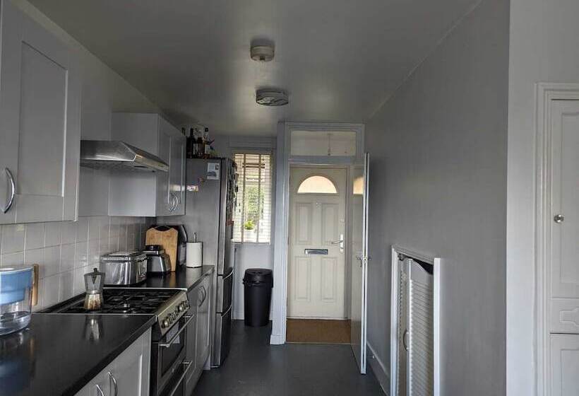 Резиденция Stunning Whole 3bed Seaview/downs National Park