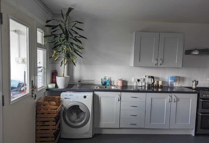 Резиденция Stunning Whole 3bed Seaview/downs National Park