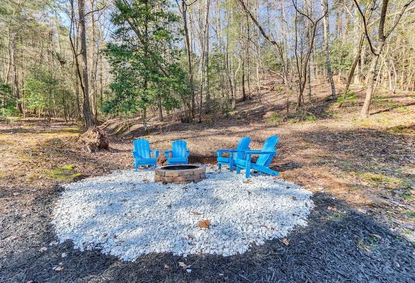 Riverfront Blue Ridge Cabin W/ Private Beach!