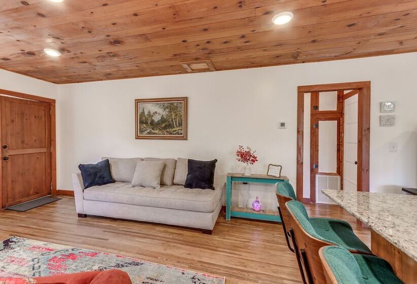 Riverfront Blue Ridge Cabin W/ Private Beach!