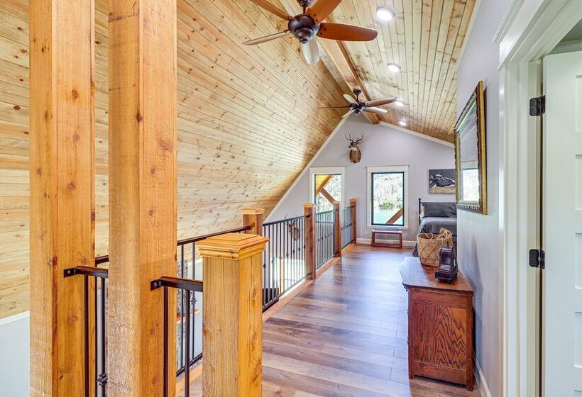 Riverfront Mountain View Cabin W/ Deck & Grill!