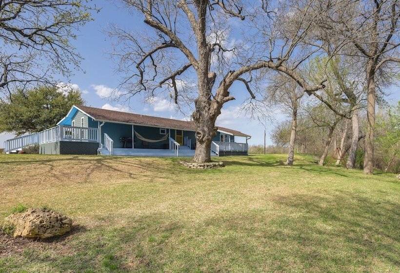 Riverside Texas Retreat W/ Wraparound Porch!