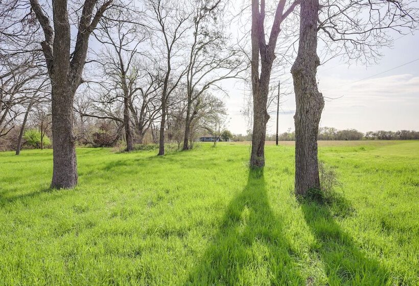 Riverside Texas Retreat W/ Wraparound Porch!