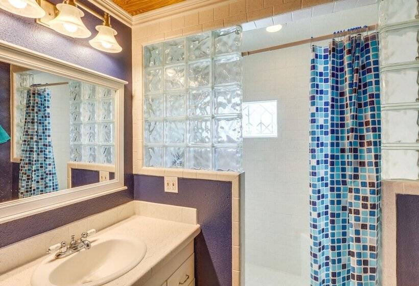 Riverside Texas Retreat W/ Wraparound Porch!