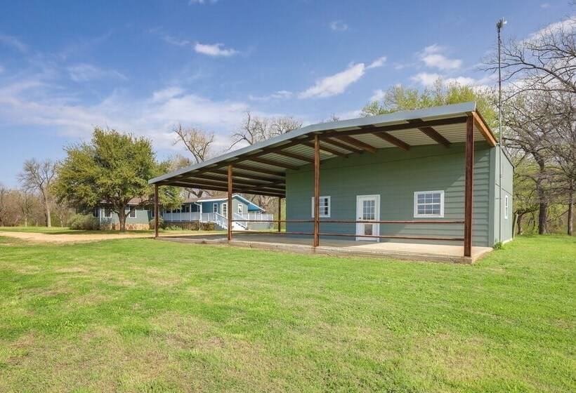Riverside Texas Retreat W/ Wraparound Porch!