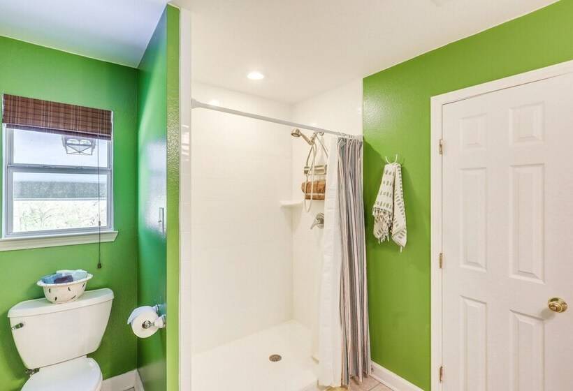 Riverside Texas Retreat W/ Wraparound Porch!