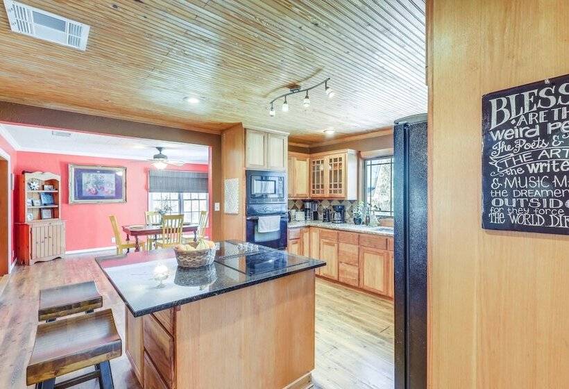 Riverside Texas Retreat W/ Wraparound Porch!