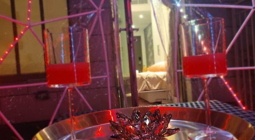 Rosa Linda  Luxe Rmntic Studio W Terrace