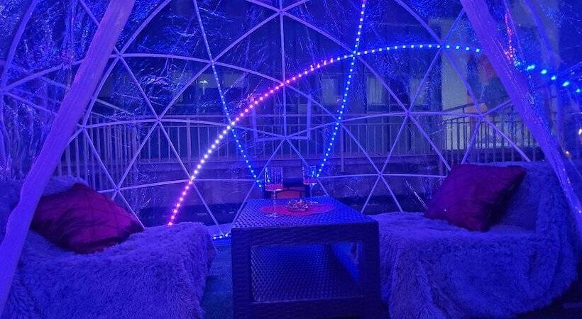 Rosa Linda  Luxe Rmntic Studio W Terrace