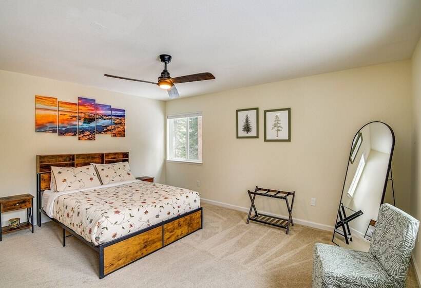 Serene Nevada Retreat W/ Deck, Grill & Hot Tub!