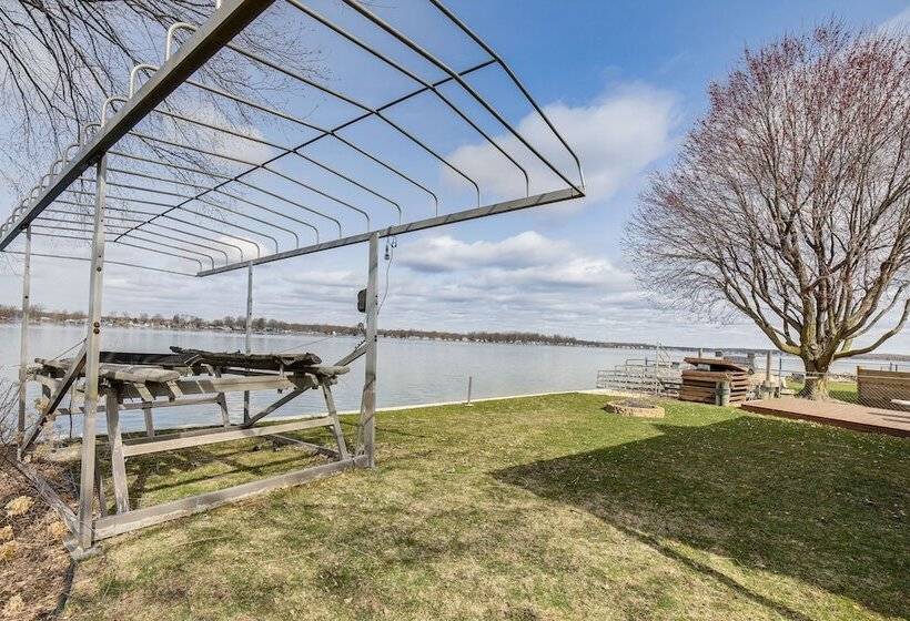 Shelbyville Lakefront Home W/ Furnished Patio!